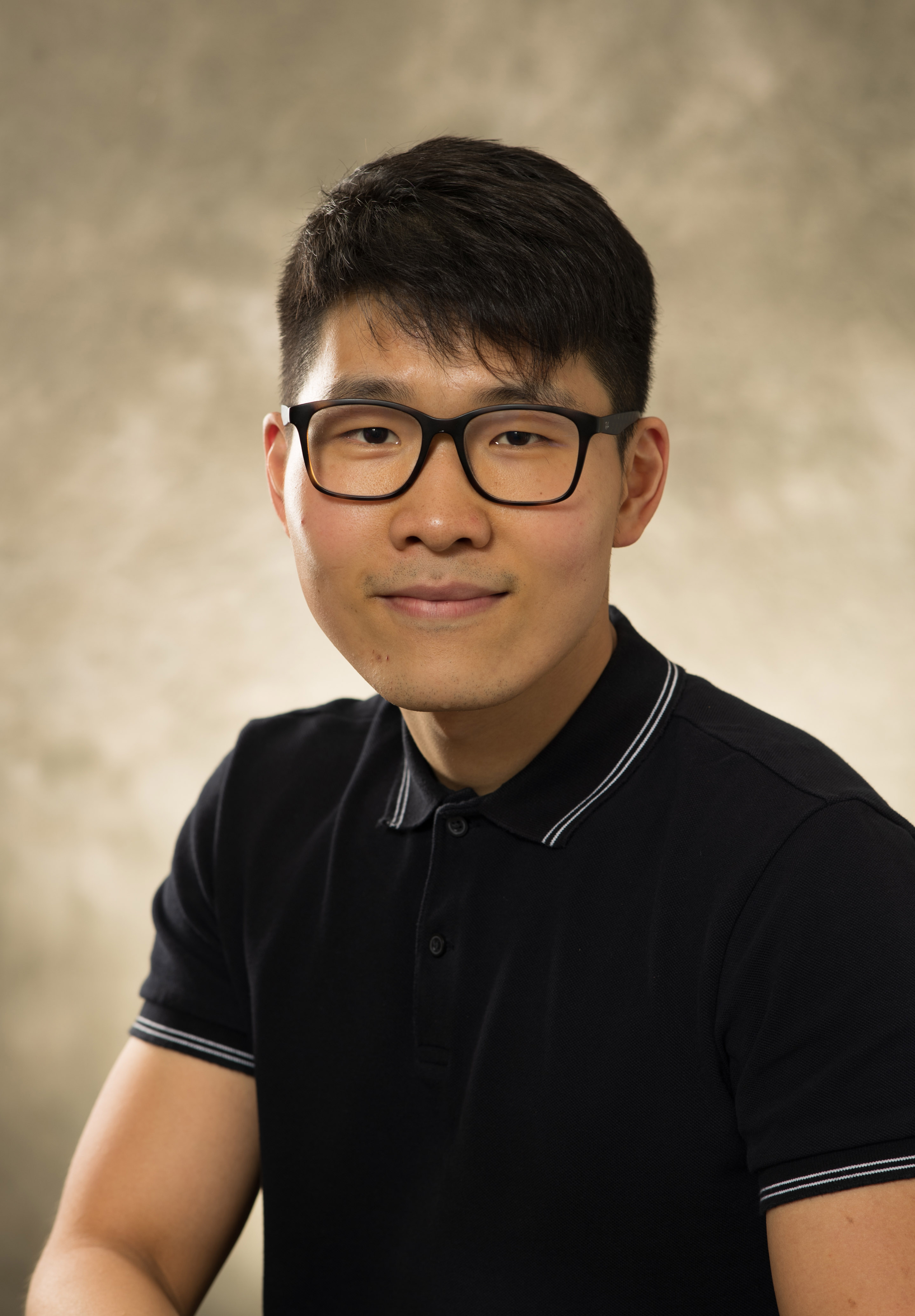 Hao Yu's directory photo.