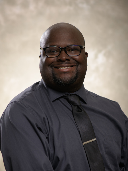 Patrick Holmes's directory photo.