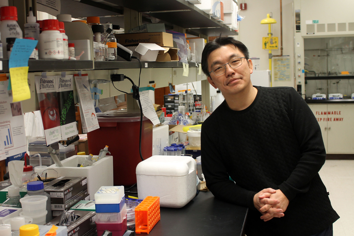 Joon Kong in his lab