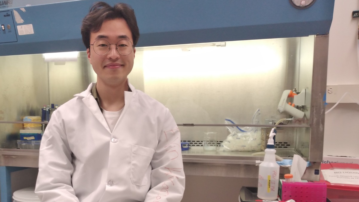 Ki Yun Lee pictured while conducting research in the lab.