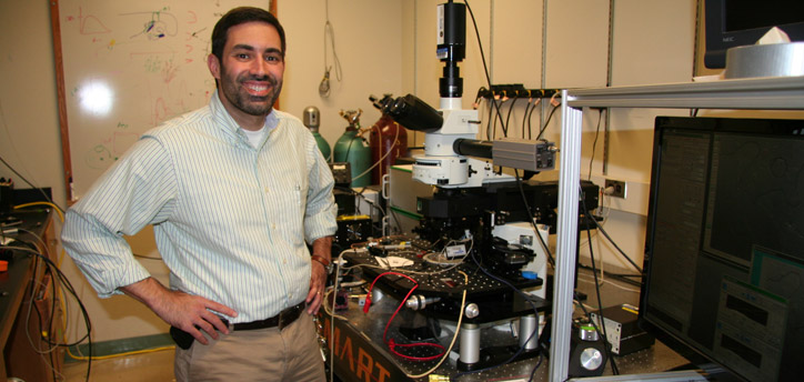 Dasniel Llano in his lab at the Beckman Institute.
