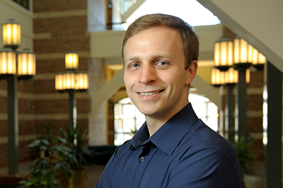 Beckman Institute Postdoctoral Fellow Tomasz Wrobel