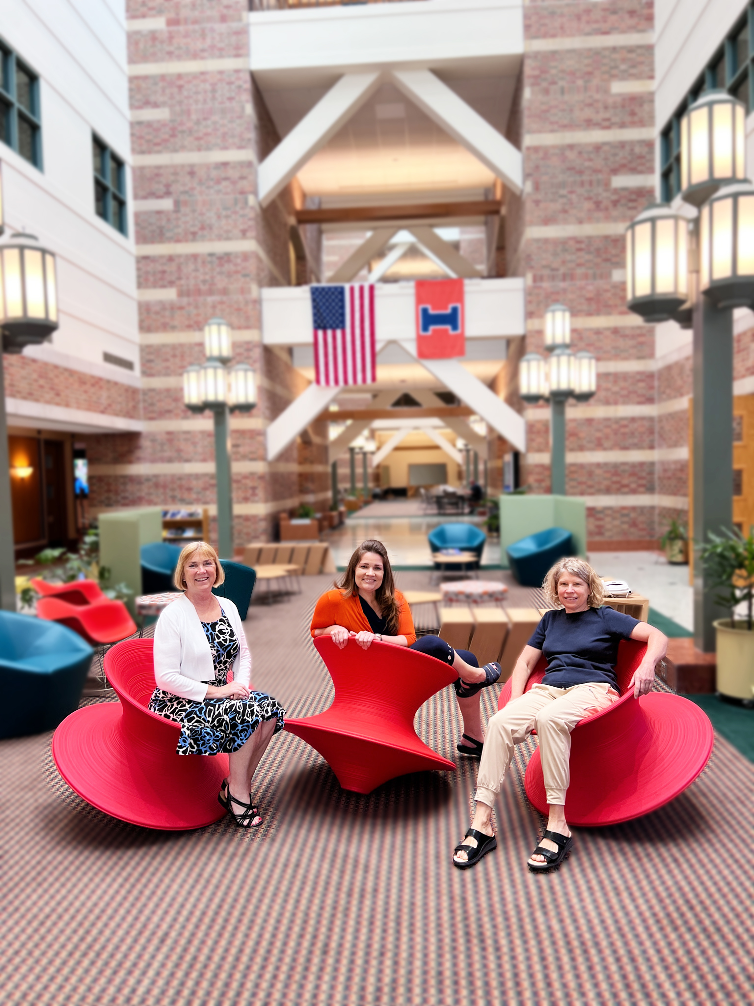 Wszalek, Hetrick and Ceman in the Beckman Institute East Atrium. Credit: Lindy Carlisle, Beckman Institute Communications Office.